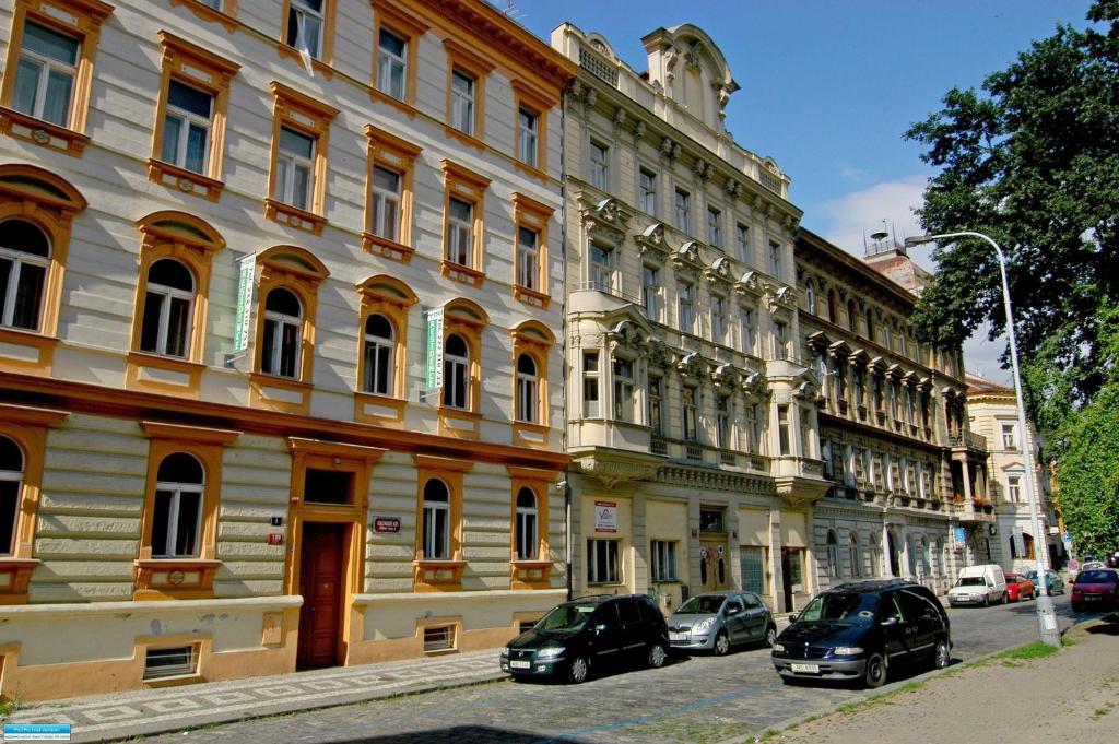 Residence Kostnicke Square Prag Exterior foto