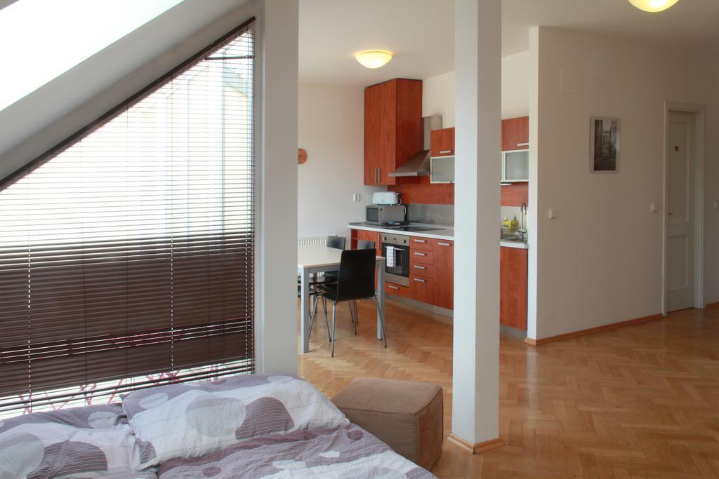 Residence Kostnicke Square Prag Exterior foto