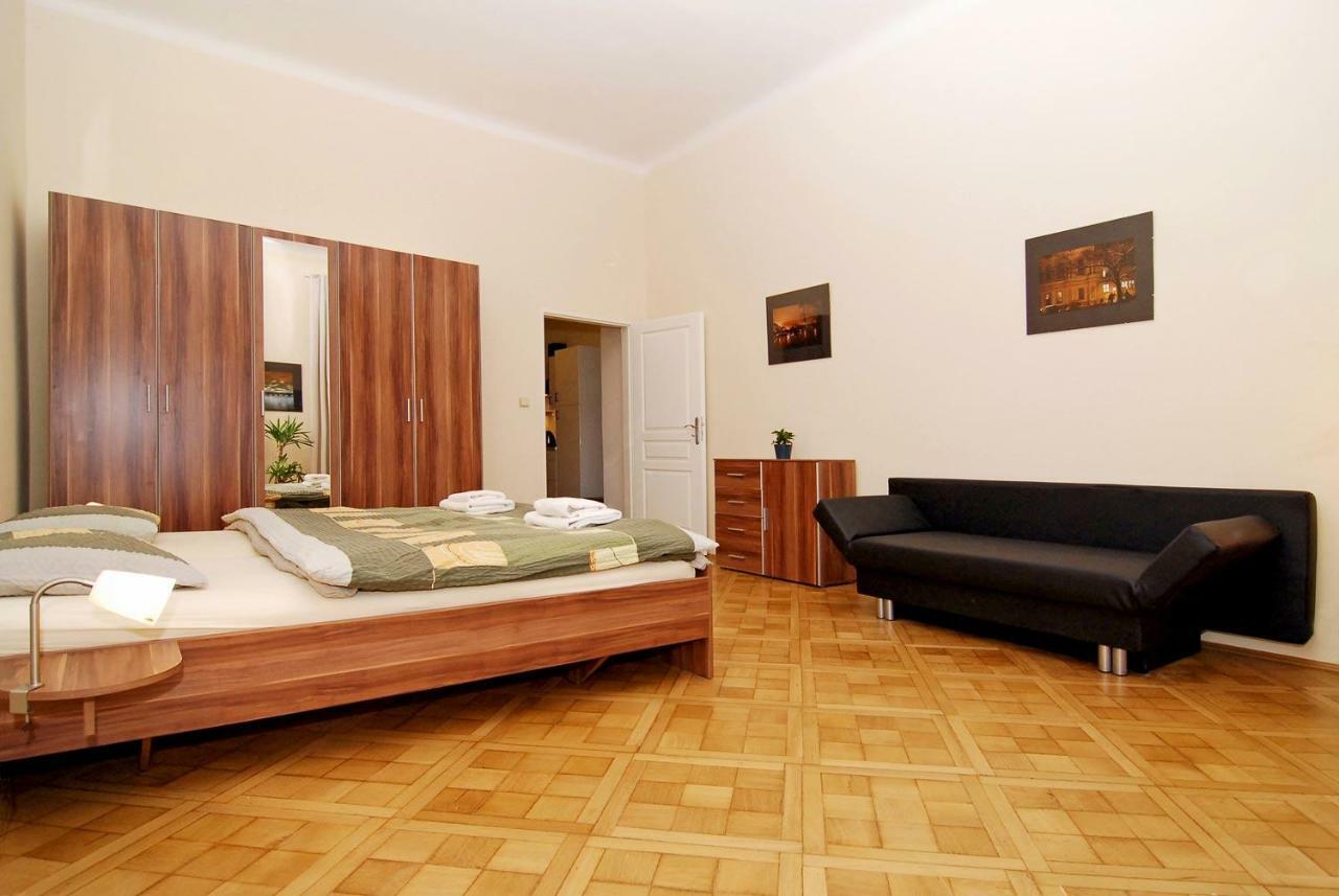 Residence Kostnicke Square Prag Exterior foto
